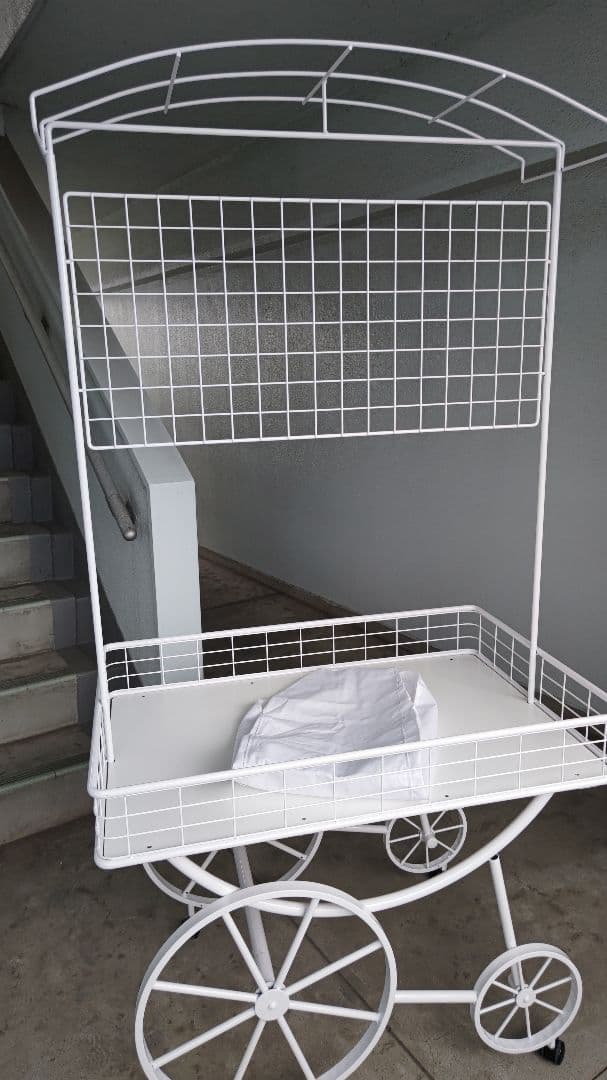 ホワイト　イベントワゴン　カート型　什器