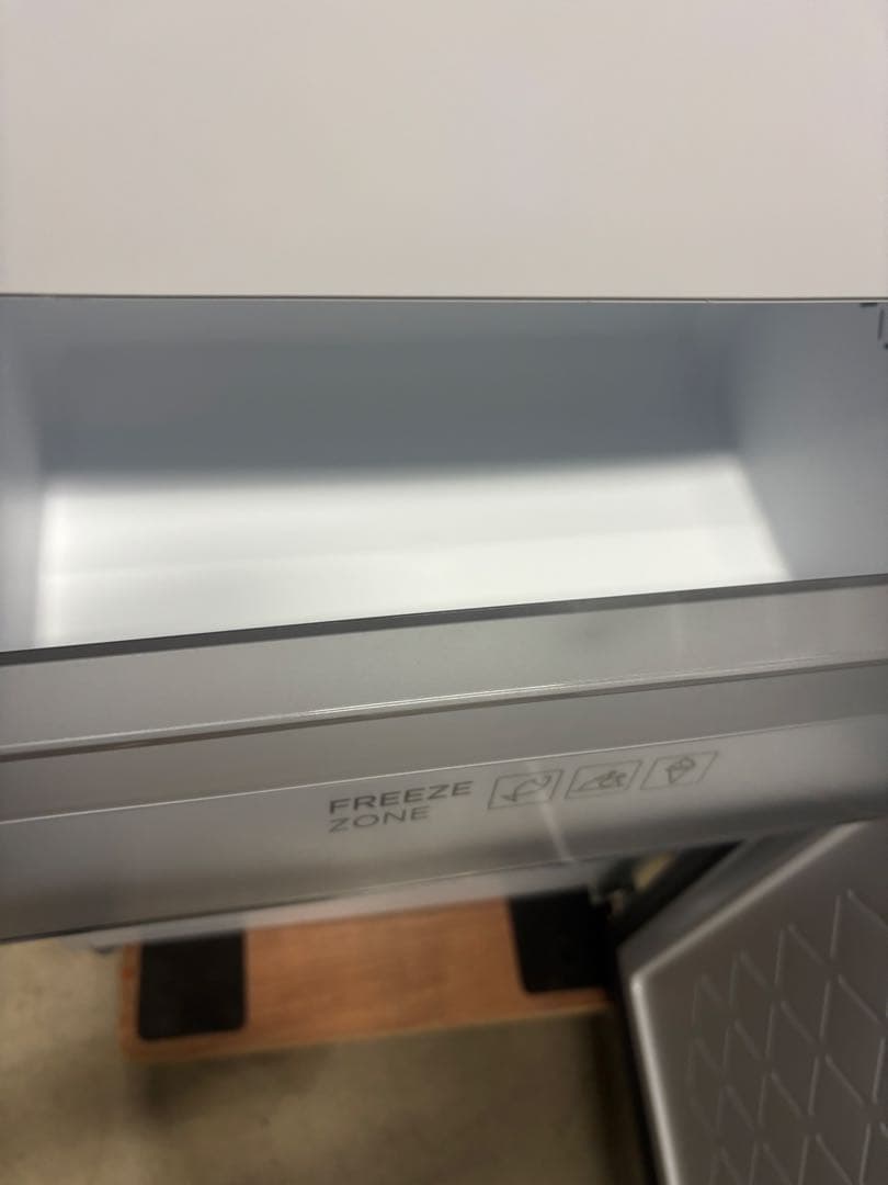 TCL P186BFW 2ドア 186L 冷蔵庫 右開き 2024モデルT