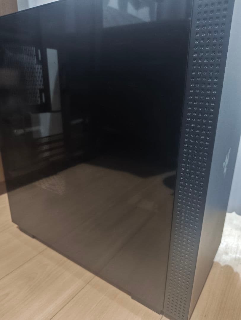 Razer Tomahawk ATX 強化ガラス PCケース ブラック　送料込