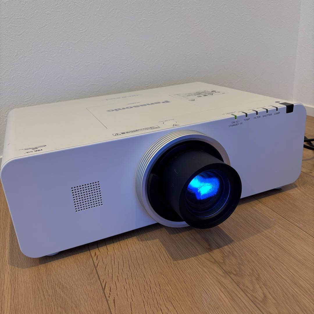 良品 Panasonic パナソニック EW630プロジェクター使用1800h
