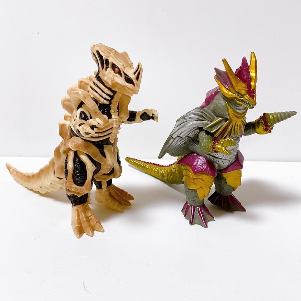 専用　ウルトラマンコスモス ＋ガイア 怪獣 6体セット
