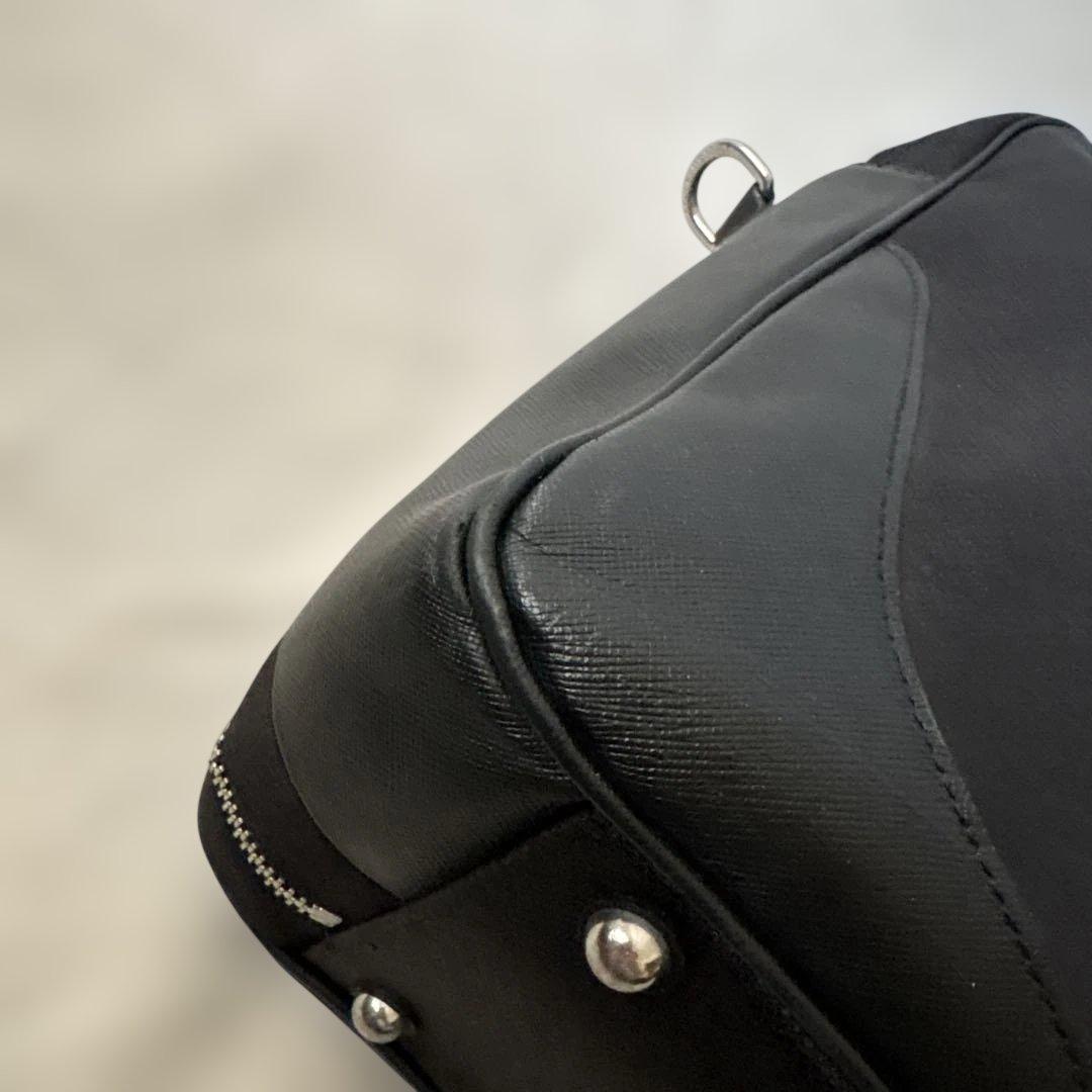 人気✨ペッレモルビダ　ビジネスバッグ 黒　レザー　2層　パソコン収納可能