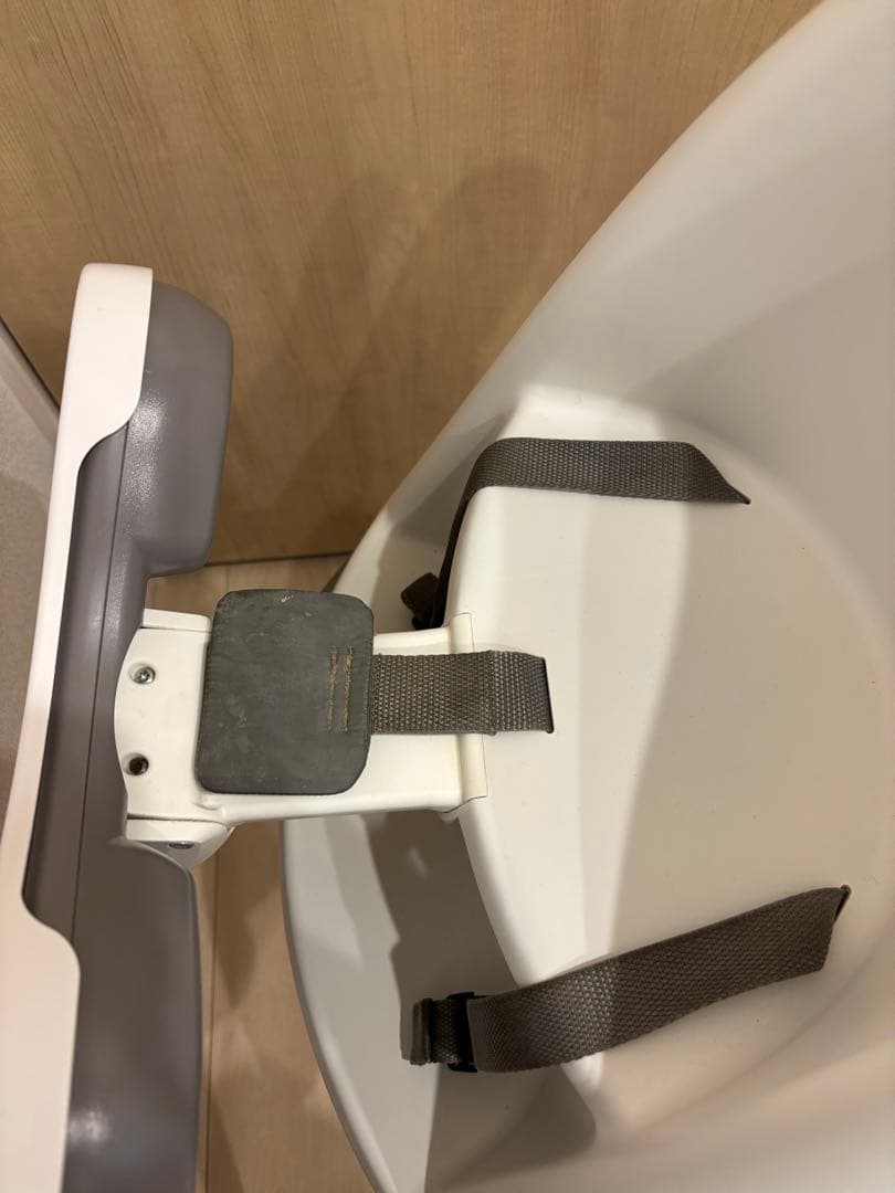 【グレー脚】BabyBjorn ベビービョルン ハイチェア ハーネス付き