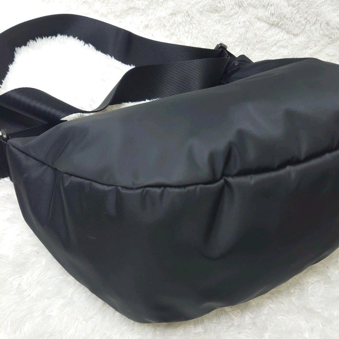 【未使用級】極美品 オニツカタイガー メッセンジャーバッグ 刺繍 ブラック トラ