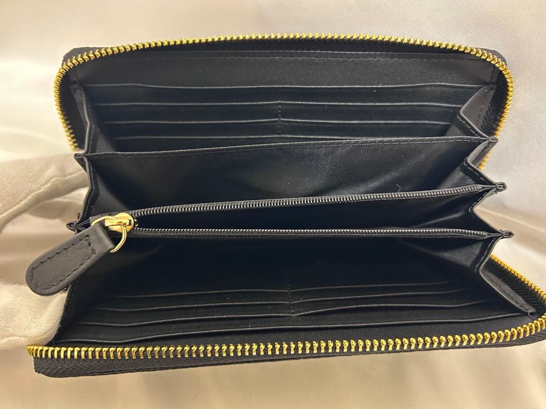 Vivienne Westwood黒レザー ファスナー長財布