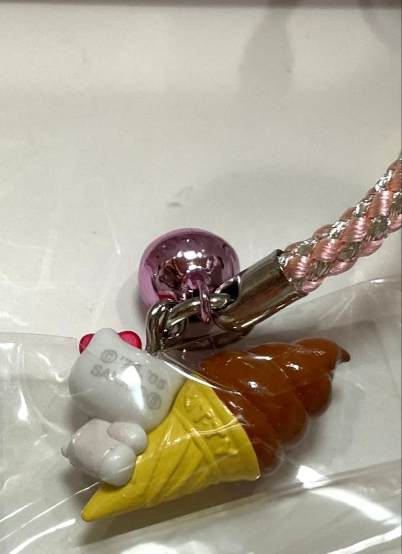 日*1様 ハローキティ 根付 ストラップ　アイスシリーズ　6種