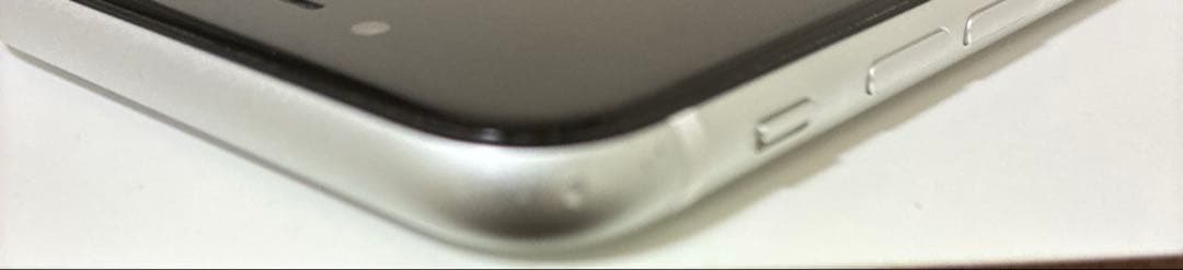 iPhone SE 第2世代(バッテリー最大容量73%)