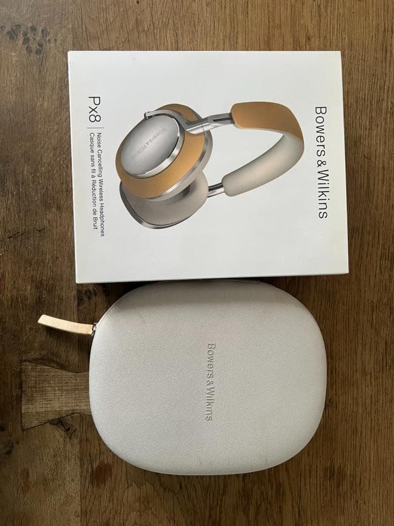 バウワースアンドウィルキンス　px8　タン