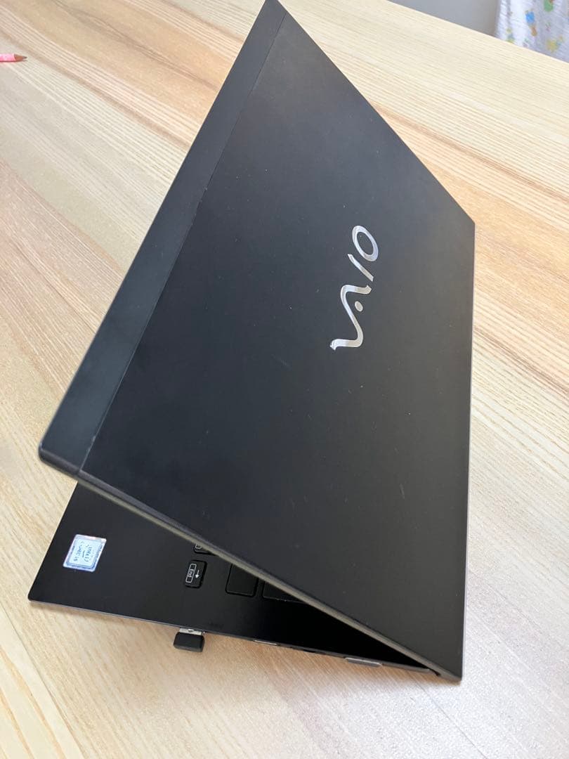 【薄型軽量】第8世代i5・高速SSD windows11 カメラ付ノートパソコン