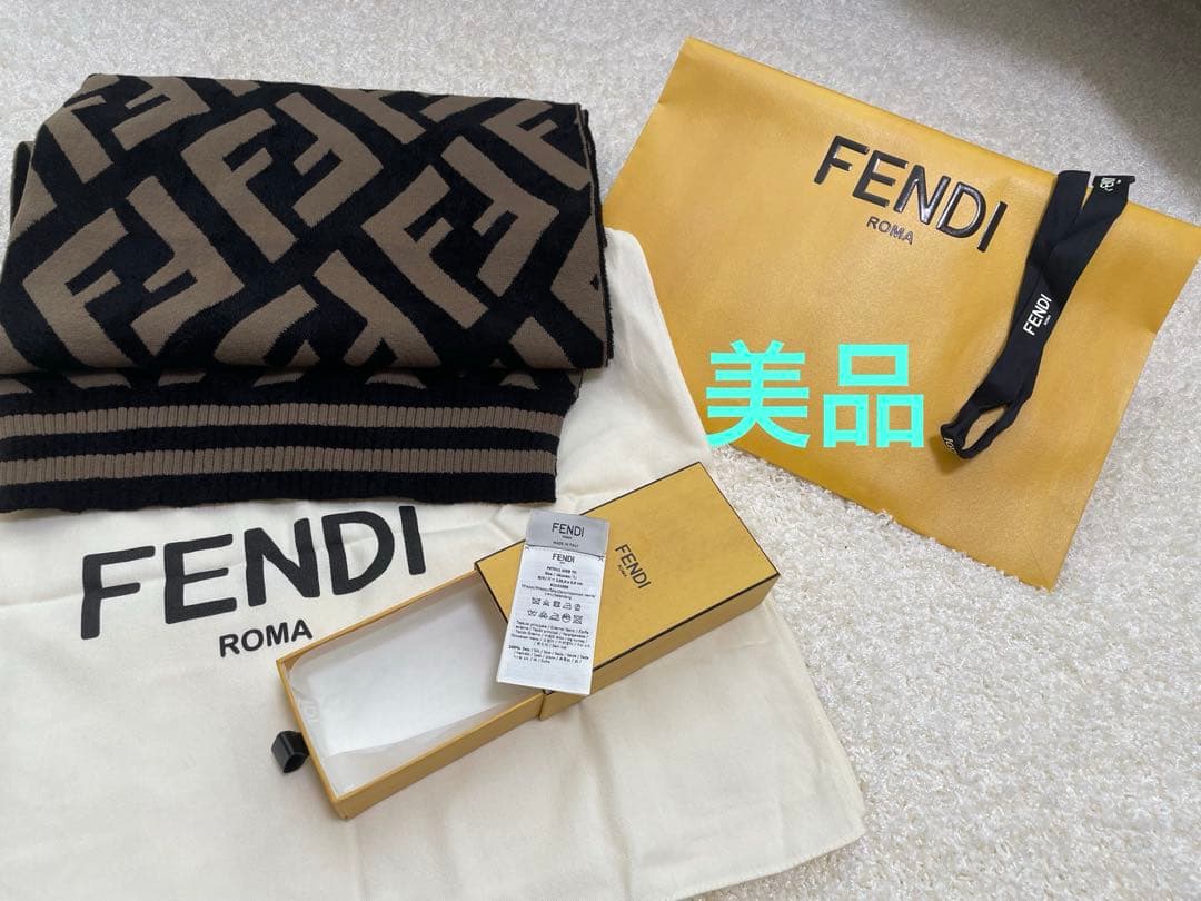 FENDIニットマフラー❣️