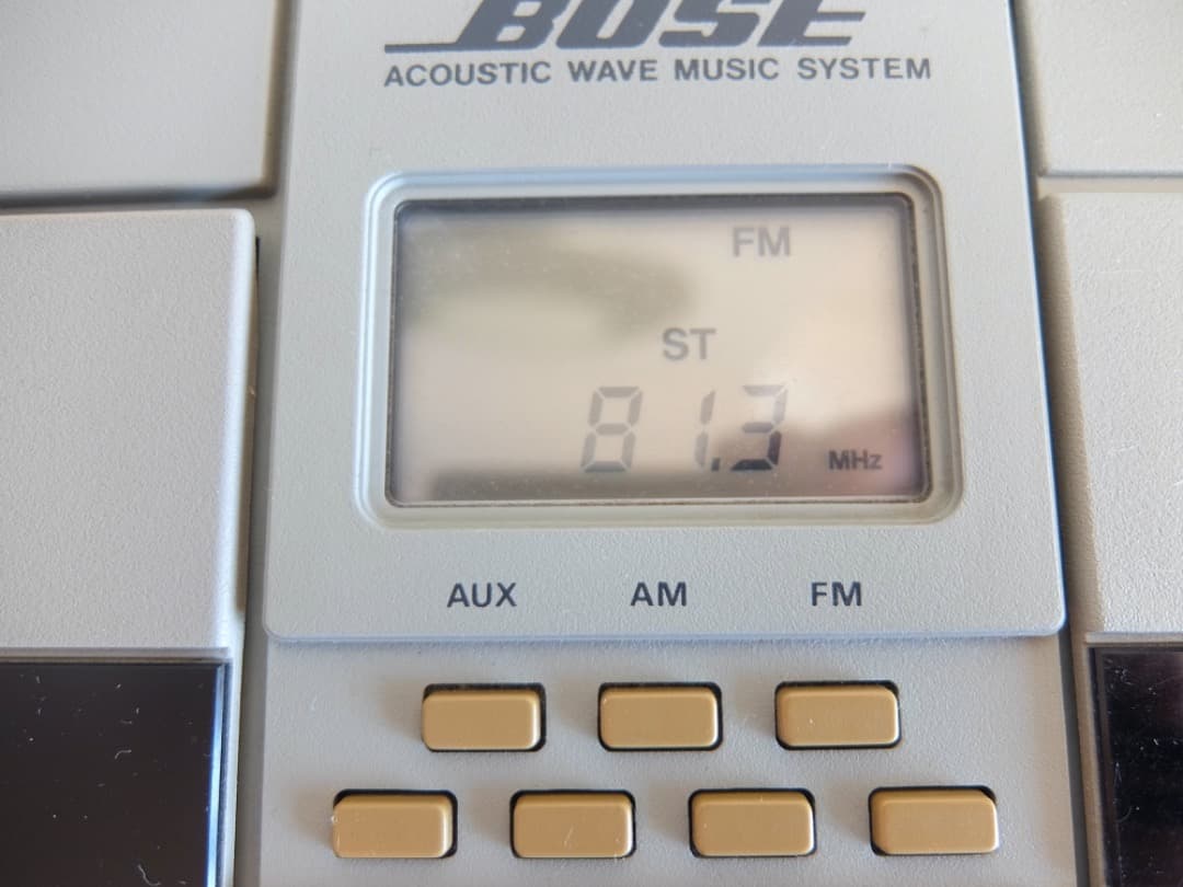 BOSE ボーズCDラジカセ AW-1D カセット可動、ラジオ受信可、CDやや難