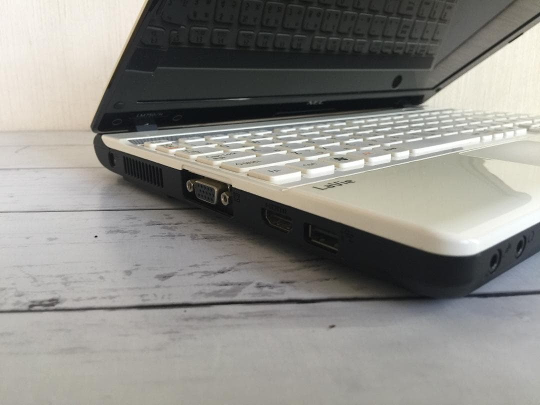 NEC PC-LM750HS6W 13.3型液晶 コンパクト テンキ付きノート