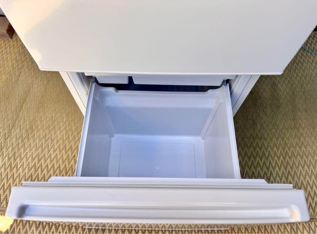 ② 【送料無料】2023年製　AQUA冷蔵庫 AQR-17N(W) 201L