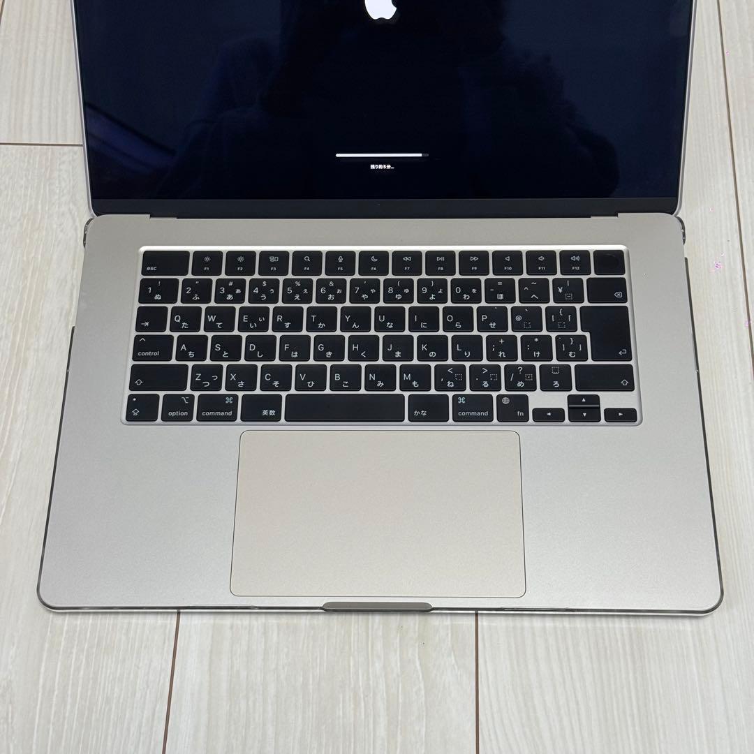 超美品 Apple MacBook Air M3 15インチ スターライト