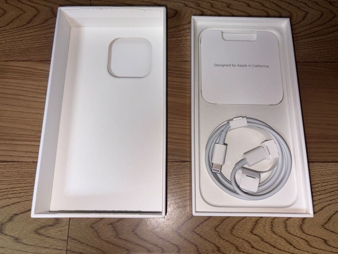 【値下げ】【美品】iPhone 14 Pro 128GB 純正レザーケース付き