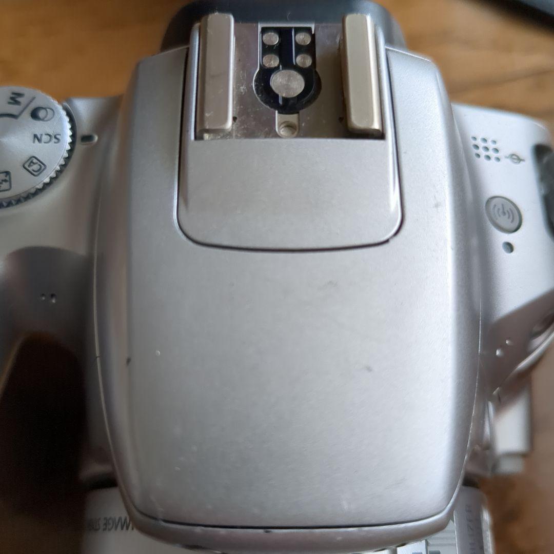 Canon EOS Kiss X9 デジタル一眼レフ　カメラ