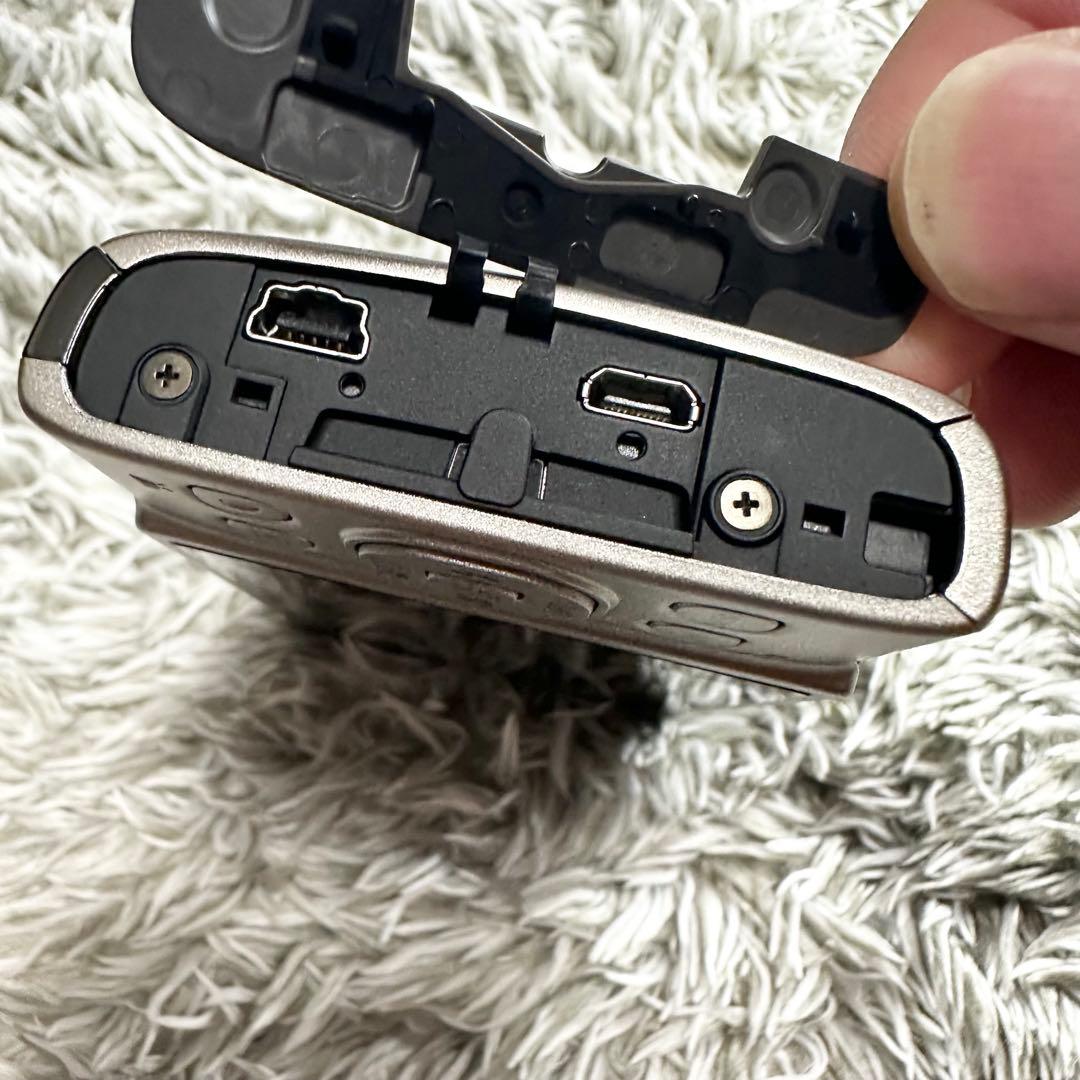 【極美品】Canon IXY 650 シルバー コンパクトデジタルカメラ