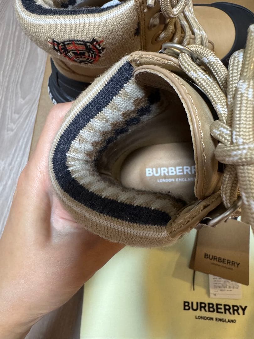 新品未使用 BURBERRY スノーブーツ　EURサイズ27 17cm
