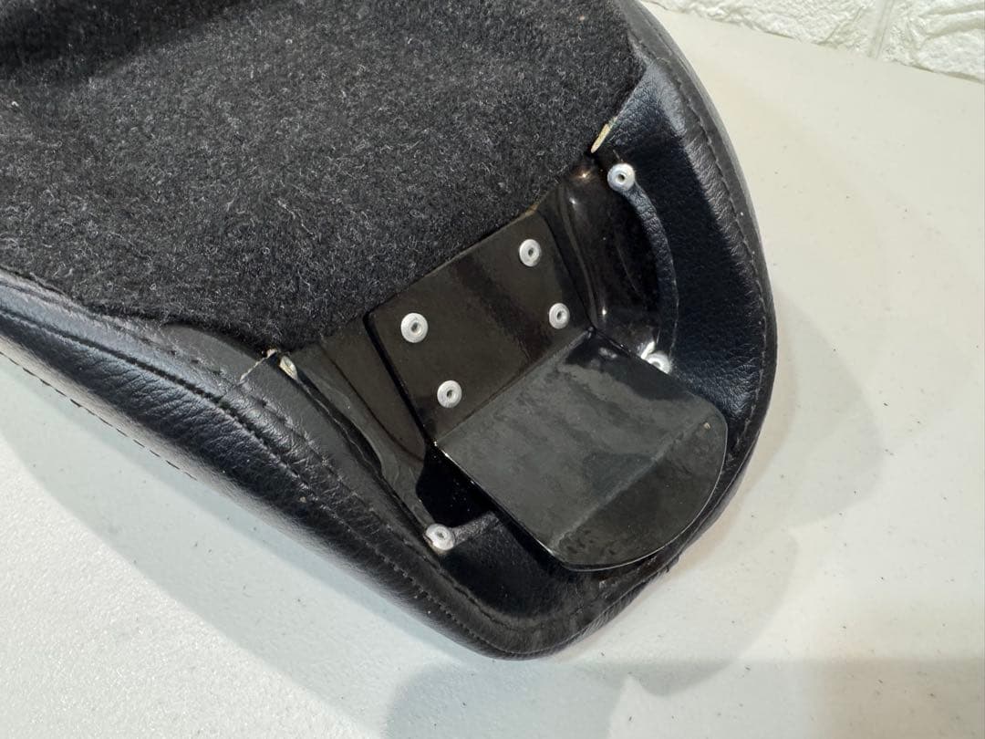 イージーライダース　スポーツスター　ハーレー　XL 883 コブラ　シート