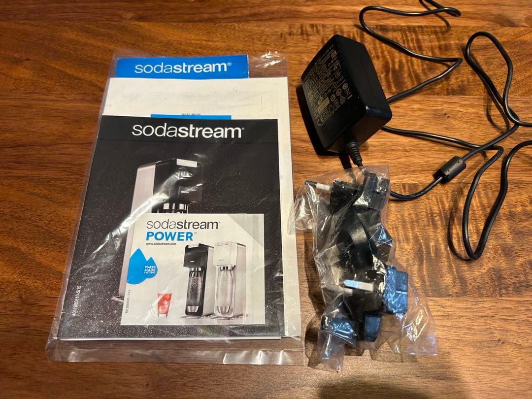 【中古美品】ソーダストリーム　ソースパワー　白　※本体＋電源アダプターのみ※