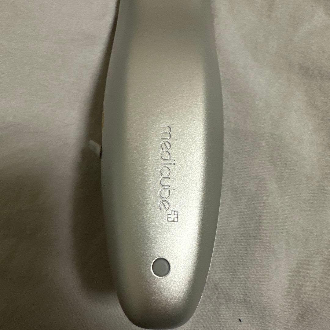 メディキューブ medicube AGE-R EMSダーマショット