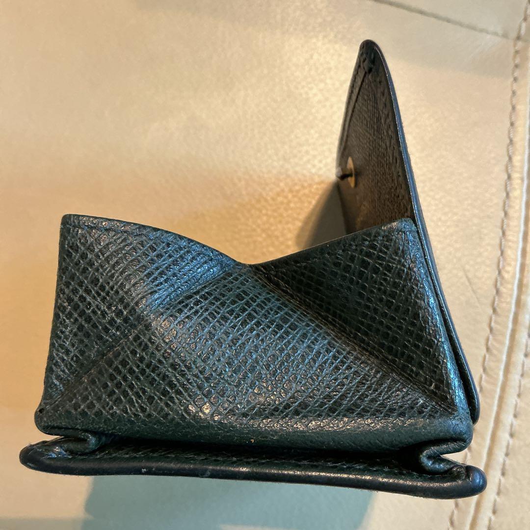 LOUIS VUITTON ダークモスグリーン　ケース