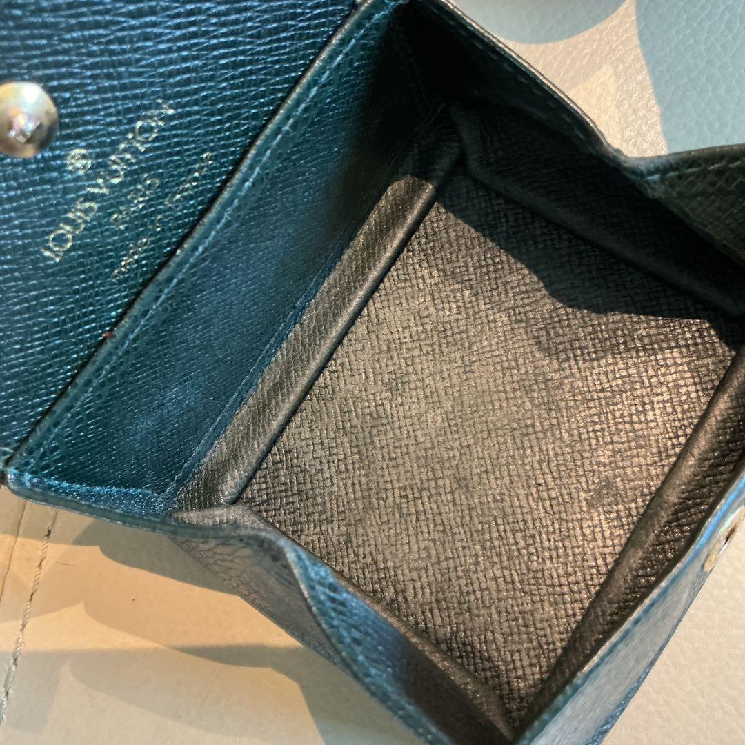 LOUIS VUITTON ダークモスグリーン　ケース