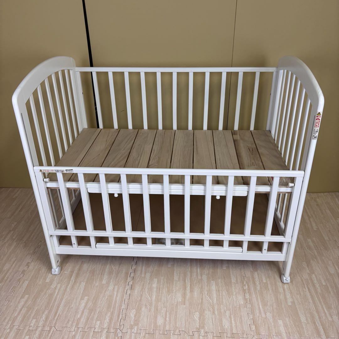 ☆新品に近い☆カトージ　立ちベッド4ポジション　ホワイト　すのこ床板　ハイタイプ