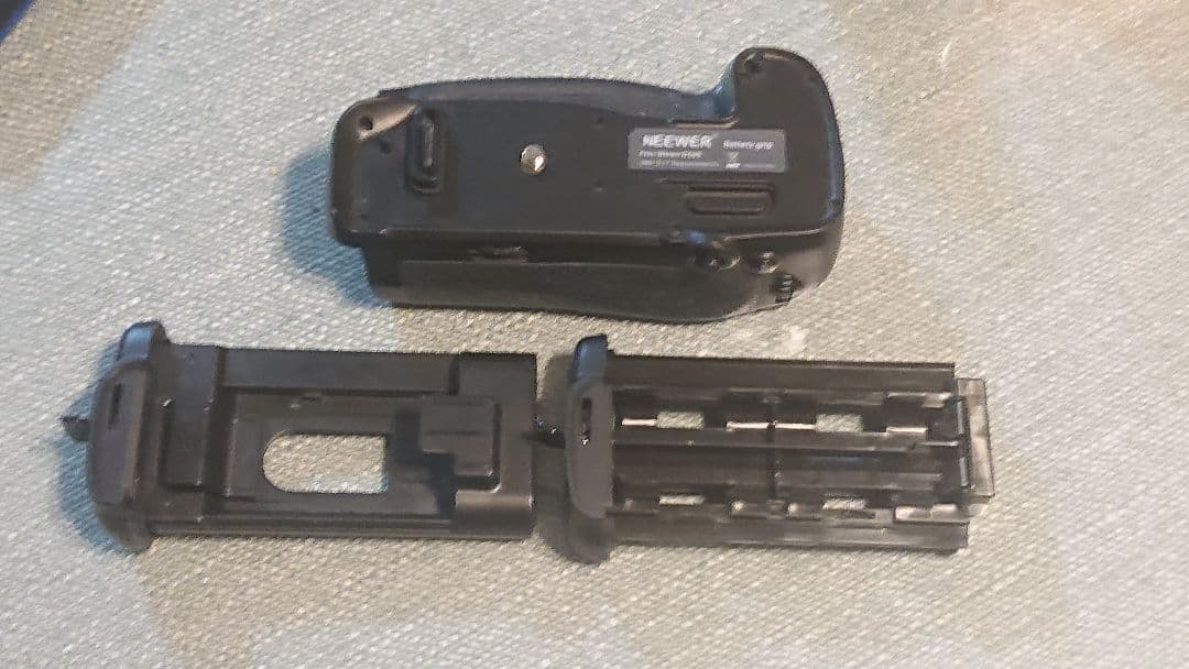 NIKON D500 バッテリーグリップ＋予備バッテリー2本＋α