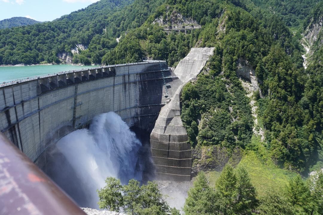 【美品】 VLOGCAM ZV-E10 パワーズームレンズキット ブラック