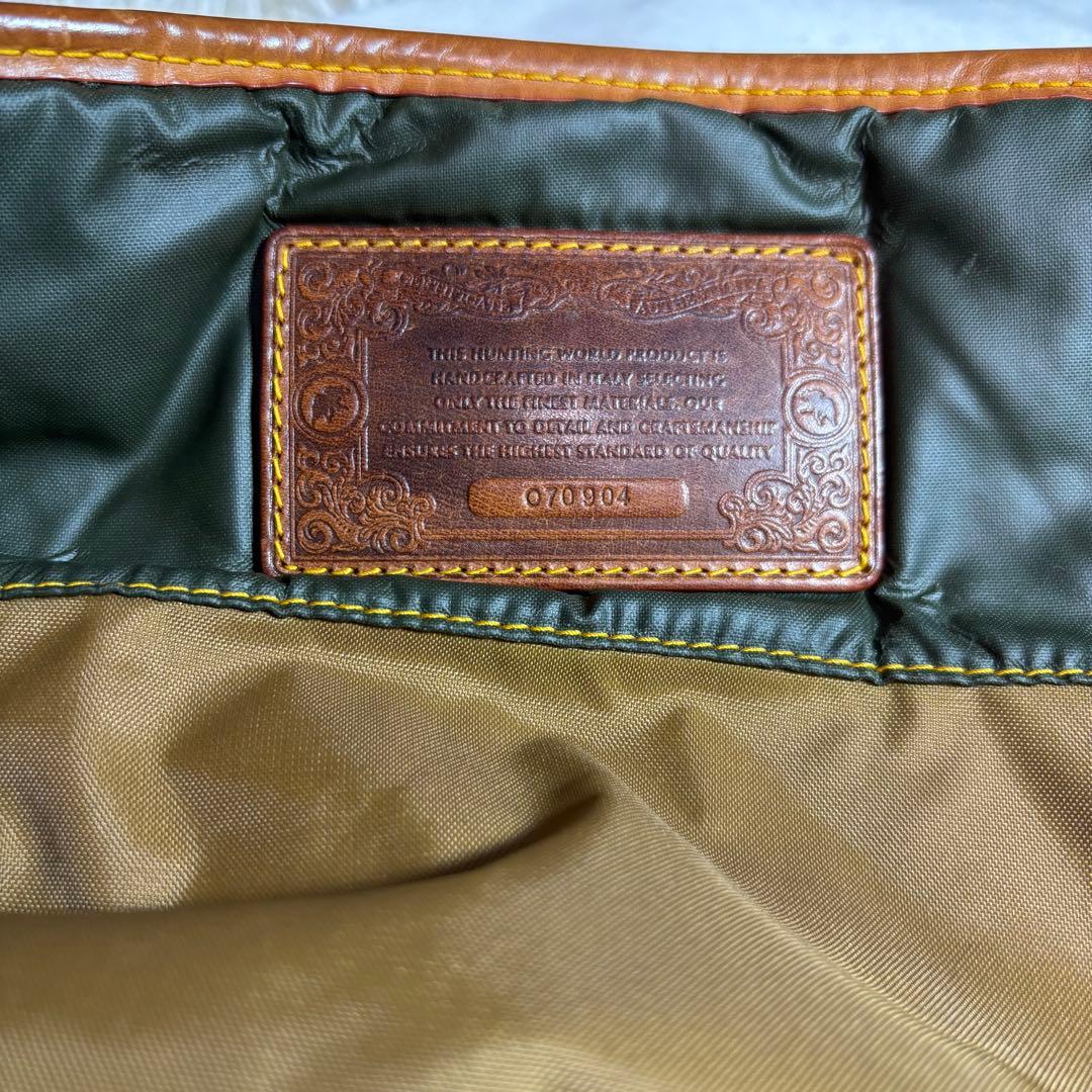 大人気✨　ハンティングワールド バチューサーパス カーキ系 メッセンジャーバッグ