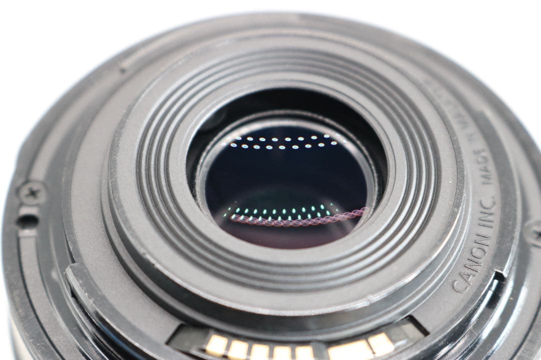 新品級ですが１つチリ 【Canon EF-S 55-250mm IS STM】