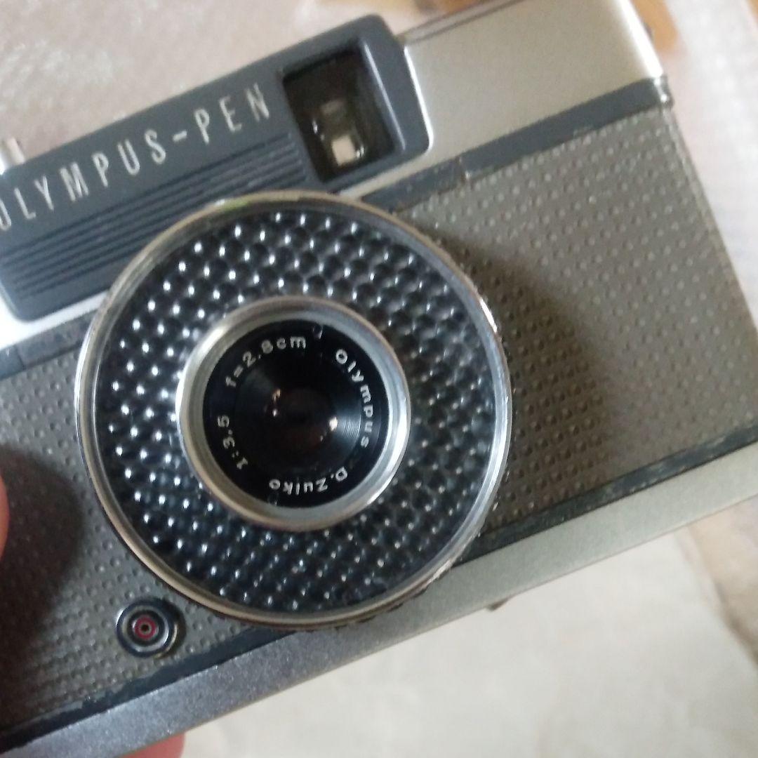 オリンパス、ペンEE・初代モデル。