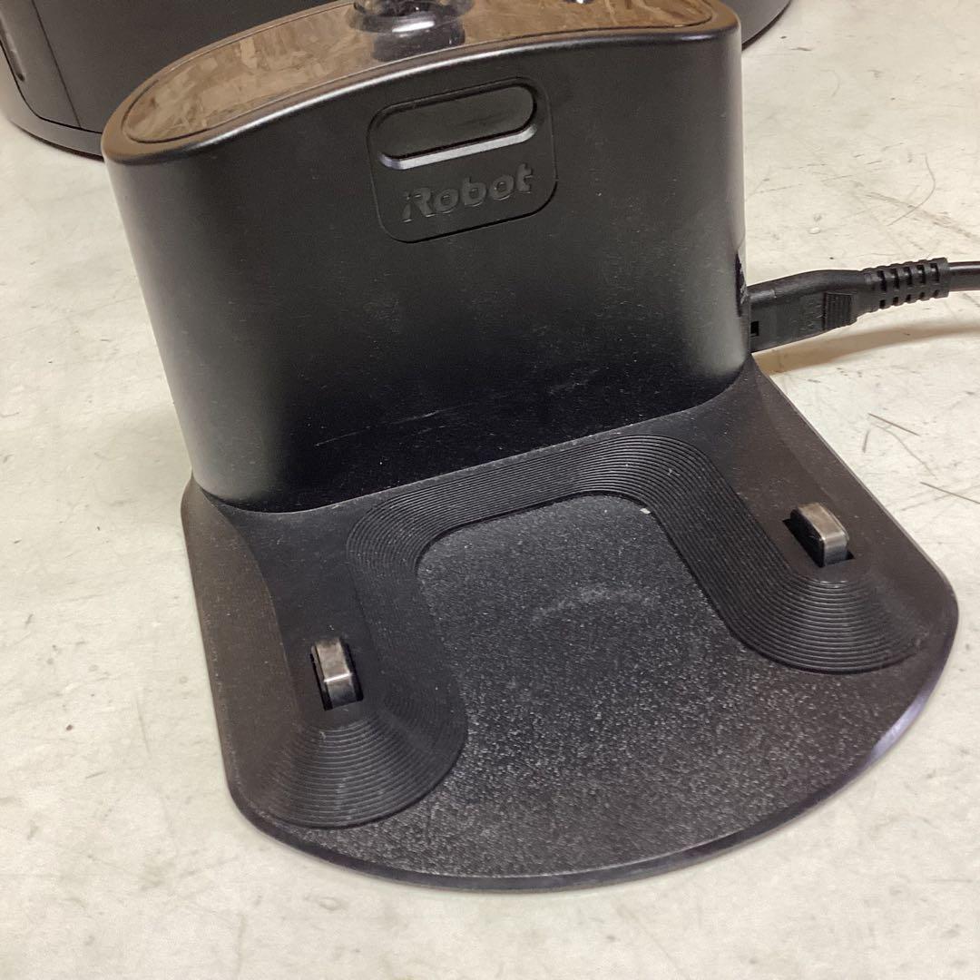 Roomba i7 ロボット掃除機 本体 黒　充電ドック付き　ルンバ　（K78）
