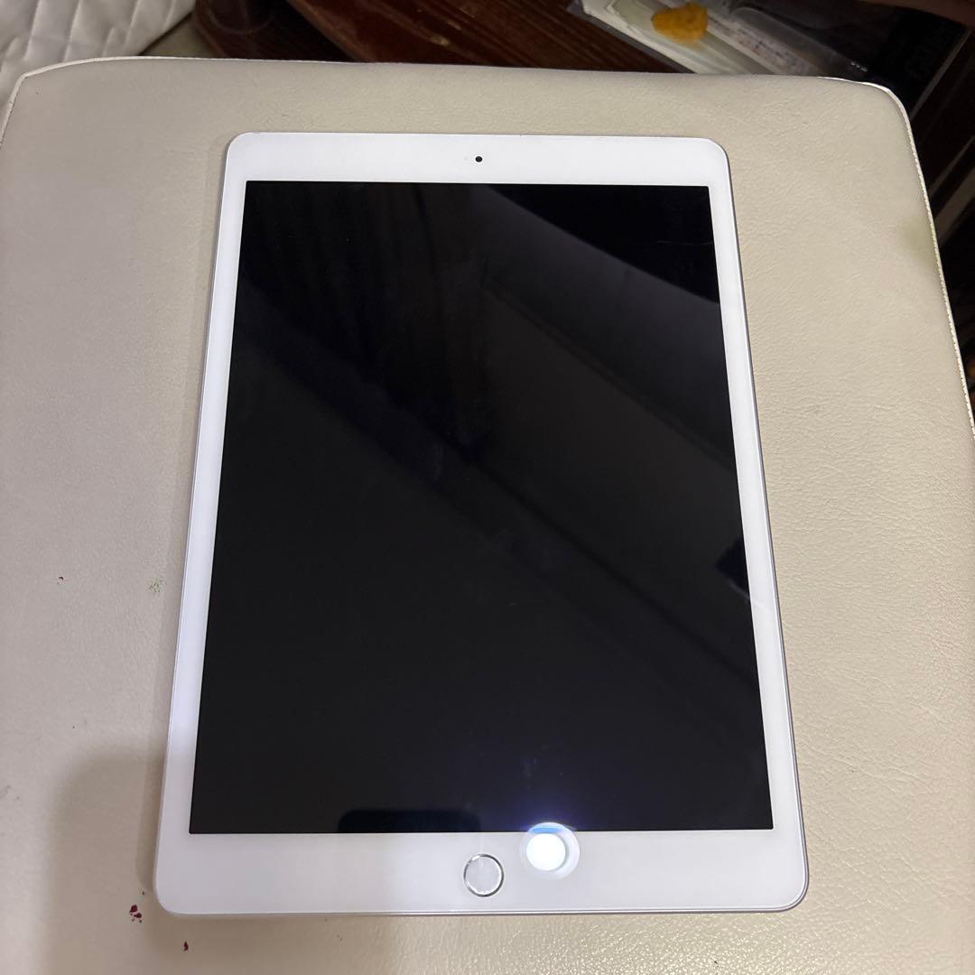 ipad 第7世代 128gb バッテリー100%