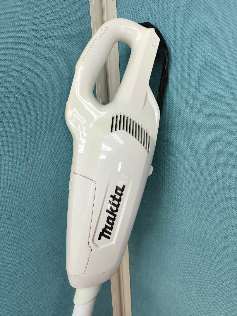 美品　マキタ コードレス掃除機CL107 紙パック式　CL107FDSHW