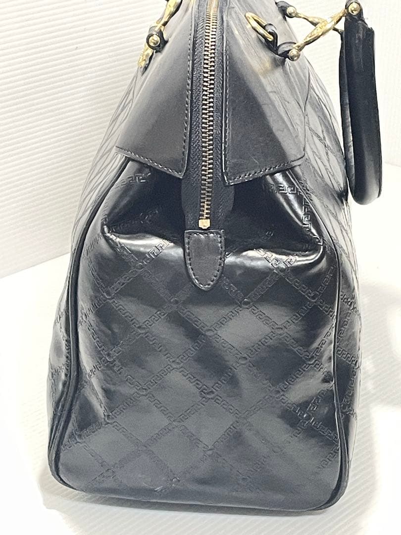 ヴェルサーチェ ハンドバッグ ボストンバッグ 2way ロゴ型押し黒 ゴールド