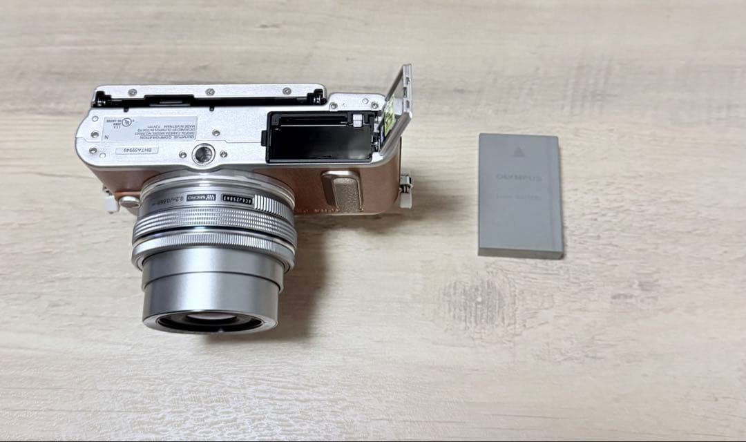 美品　OLYMPUS E−PL8 E-PL8 ミラーレス一眼レフ