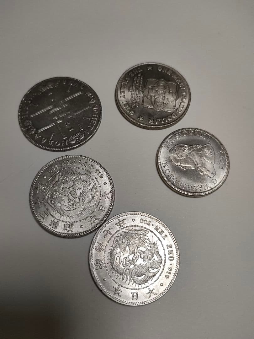 明治時代 一圓銀貨龍図　3枚　外国硬貨まとめおまけ付き