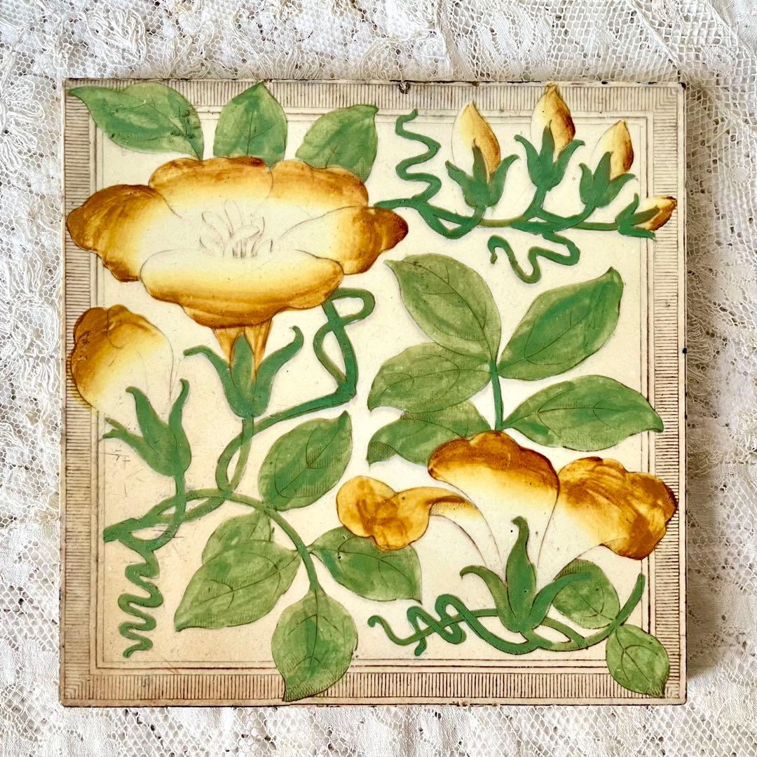 新春アンティーク福袋⑤カップ&ソーサー&タイル2枚&グラス2客&リスのオブジェ