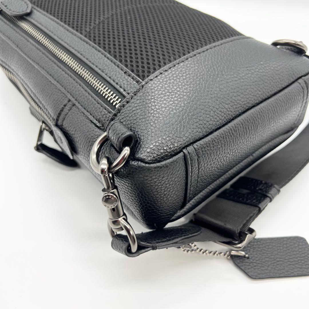 ほぼ未使用✨コーチ　ボディバッグ　ゴッサム　シボ革　ブラック　現行　C5331