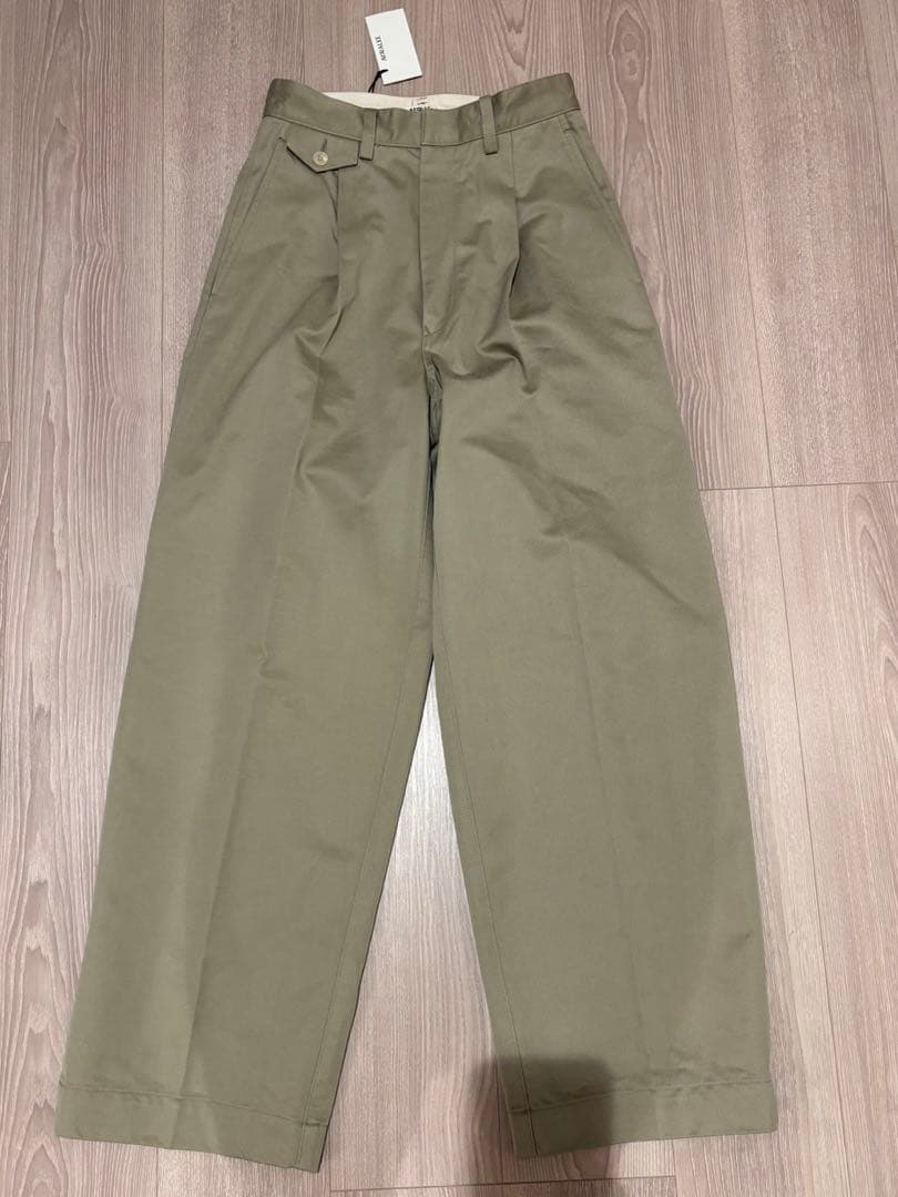 Auraleeタックチノパン新品