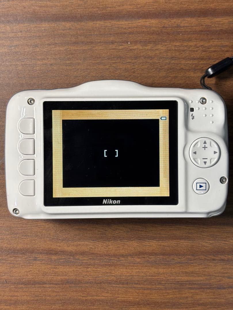 Nikon ニコン COOLPIX S32 デジカメ　クールピクス