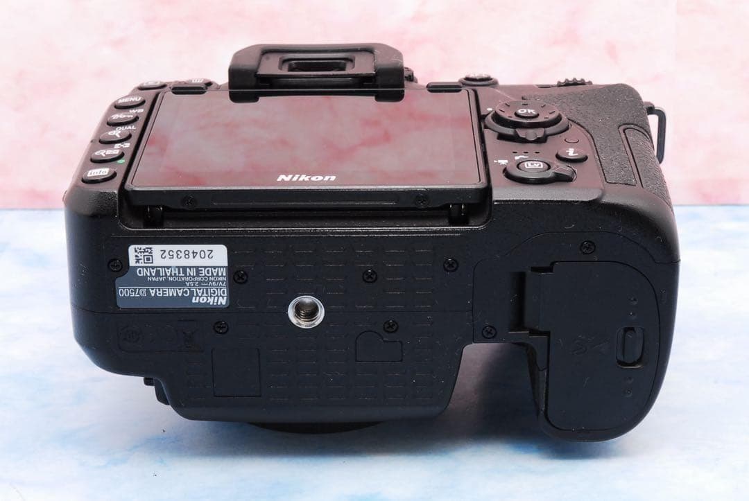 ニコン D7500☆一眼レフカメラ☆高性能☆スマホ転送OK☆Wレンズ