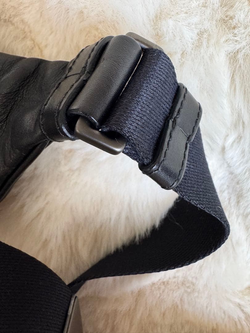 Bottega Veneta/ボッテガヴェネタ/ブラック/レザーボディバッグ