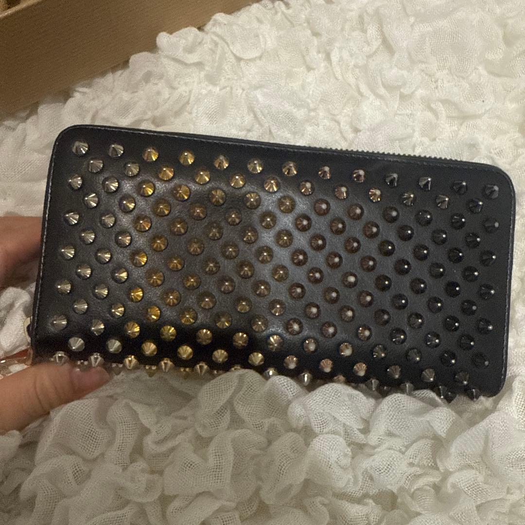 【Liela @断捨離】クリスチャン ルブタン スタッズ長財布