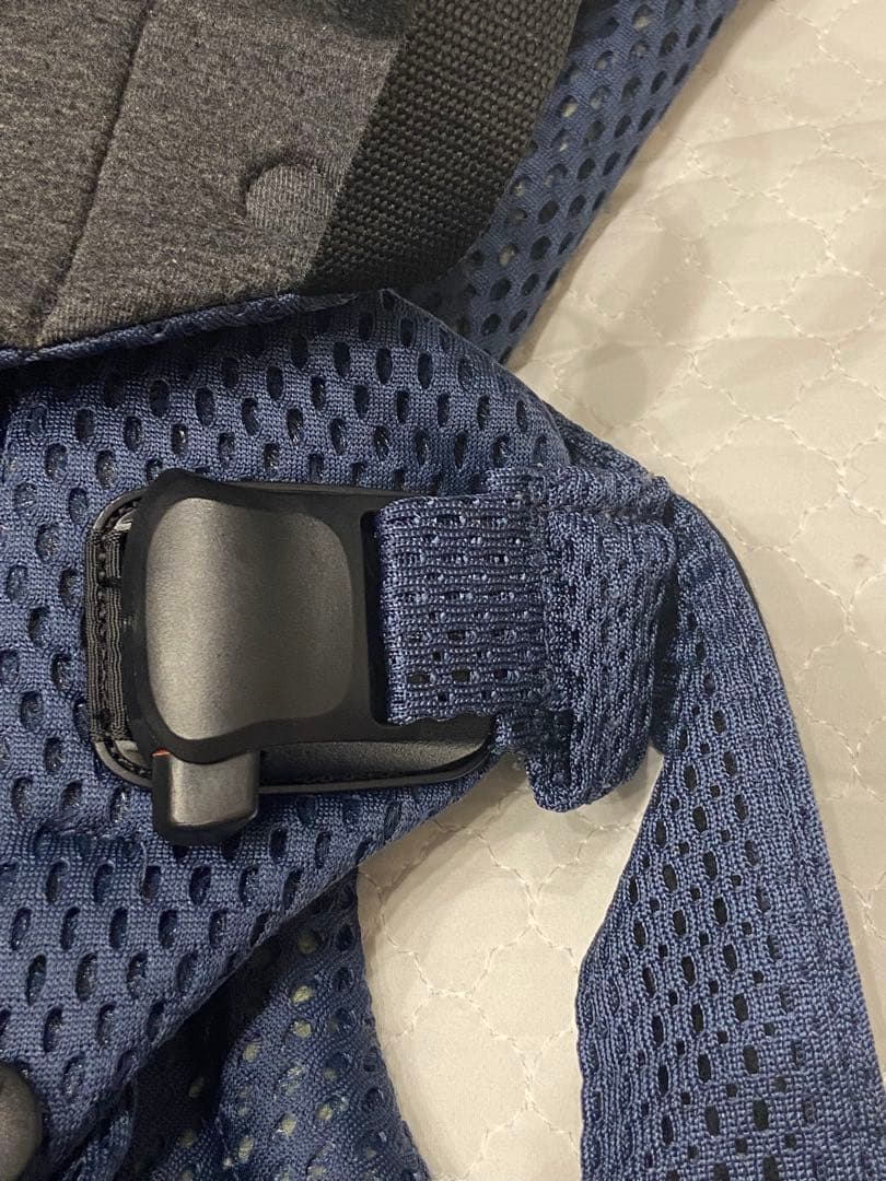 ベビービョルン　抱っこ紐　ハーモニー　ネイビーブルー