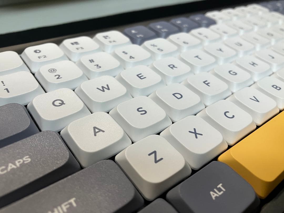 NuPhy Air75 ロープロファイルキーボード