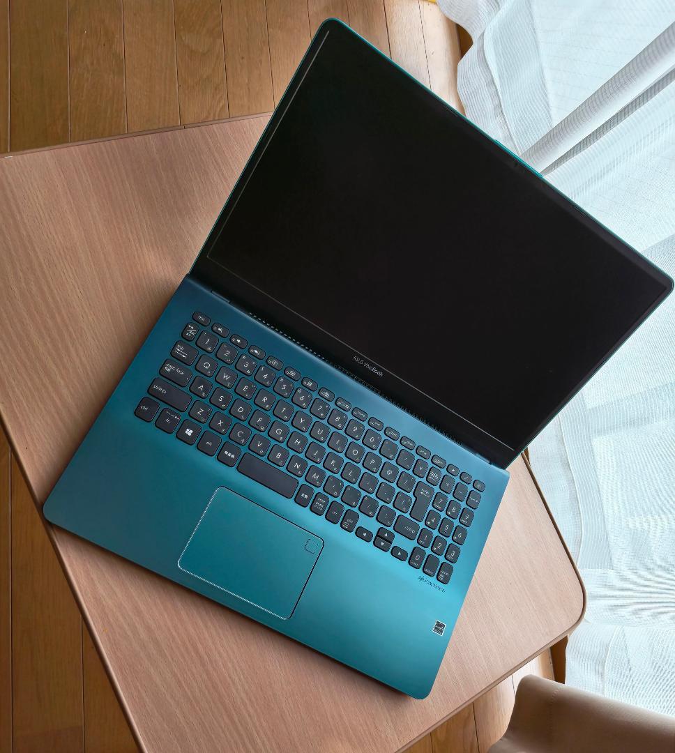 Asus Vivobookノートパソコン