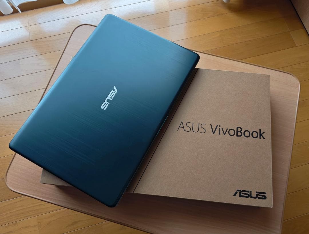 Asus Vivobookノートパソコン